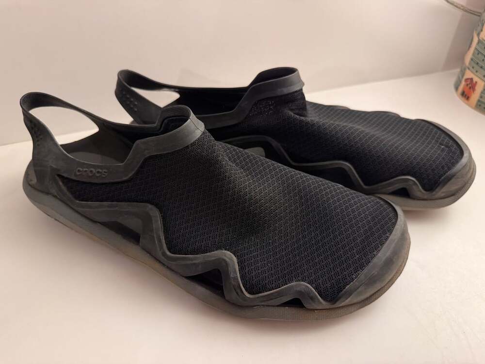 Crocs Swiftwater Mesh Wave Sandals Black men’s 13